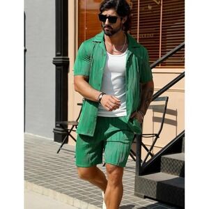 Amazon Pleated Textured Button Up Shirt & Shorts Set Emerald Green Mens M